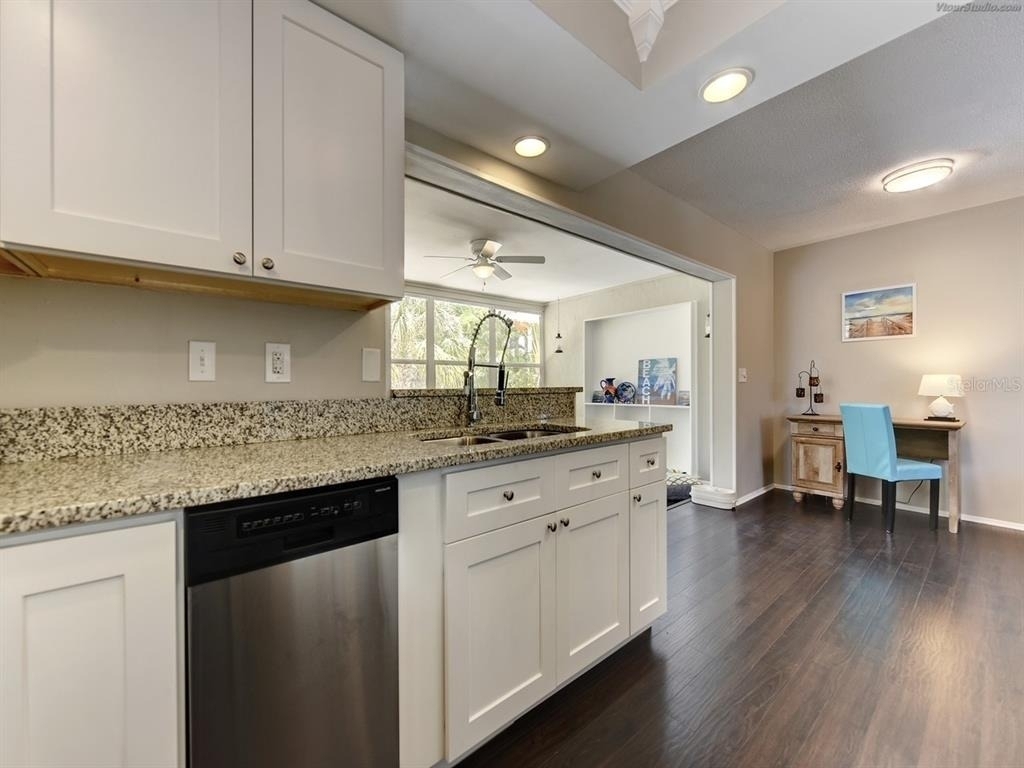 301 Avenida Madera - Photo 8