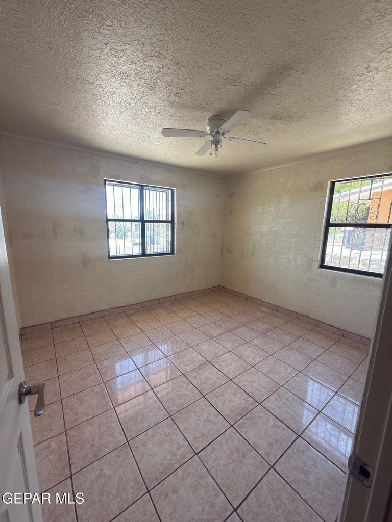 6115 Tesuque Drive - Photo 3