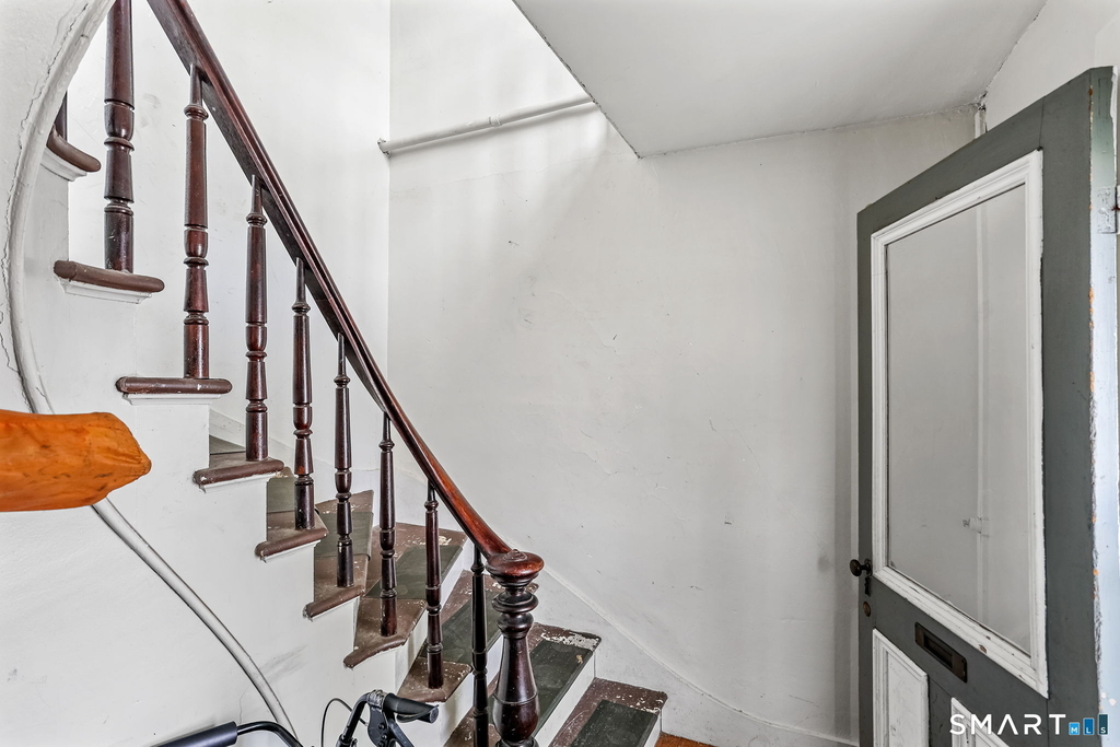 63 Reynolds Street - Photo 2