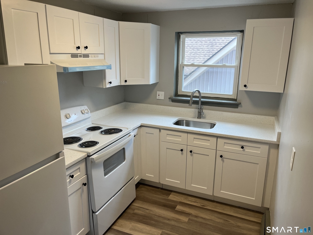 32 Cook Avenue - Photo 1
