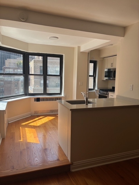 141 East 56th Street - Photo 5