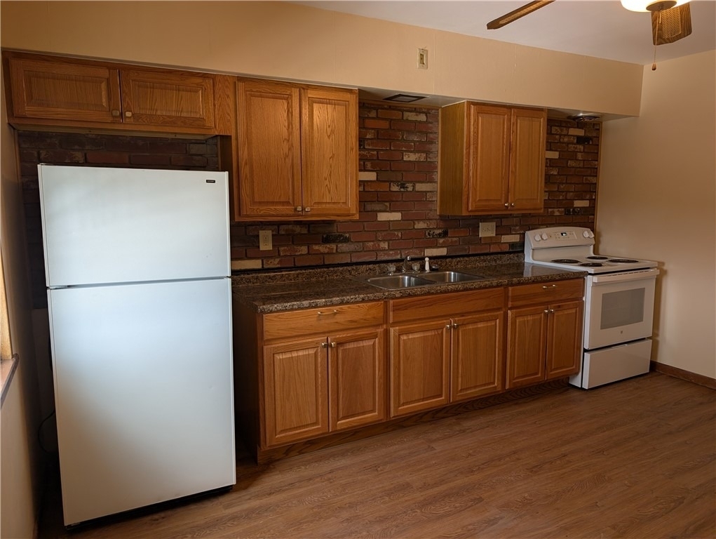 619 Conrad - Photo 2
