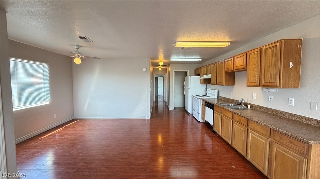 2001 Winwood Street - Photo 5