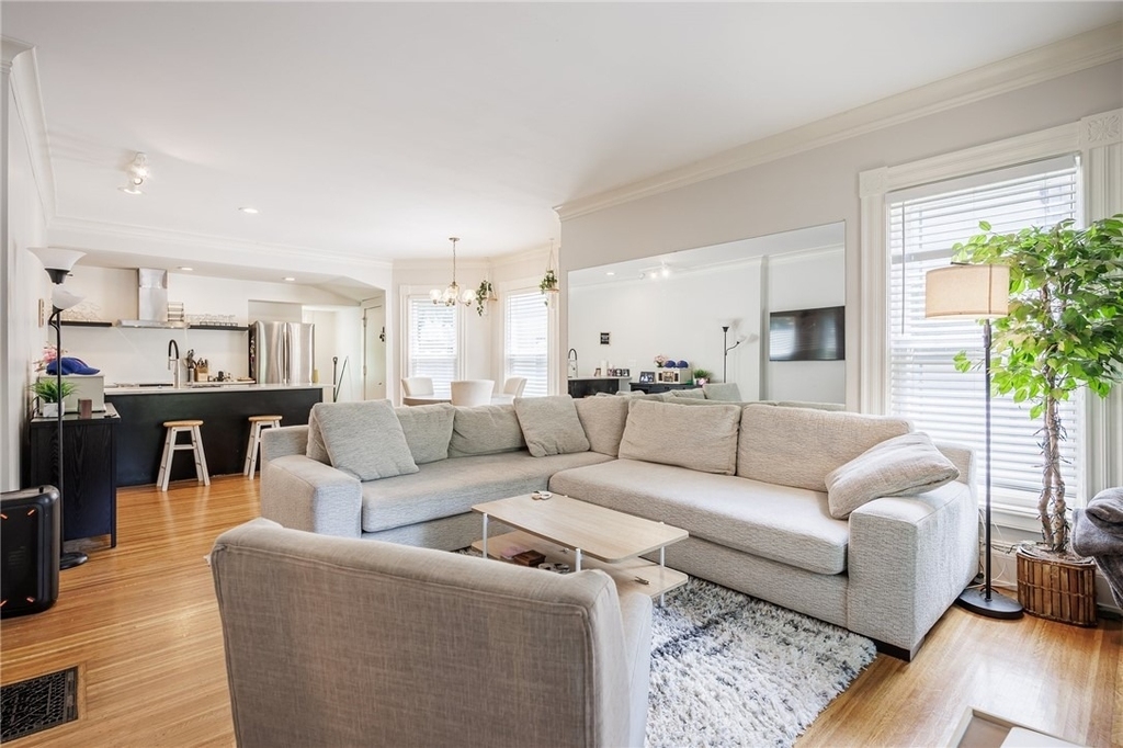 256 Oxford Street - Photo 1