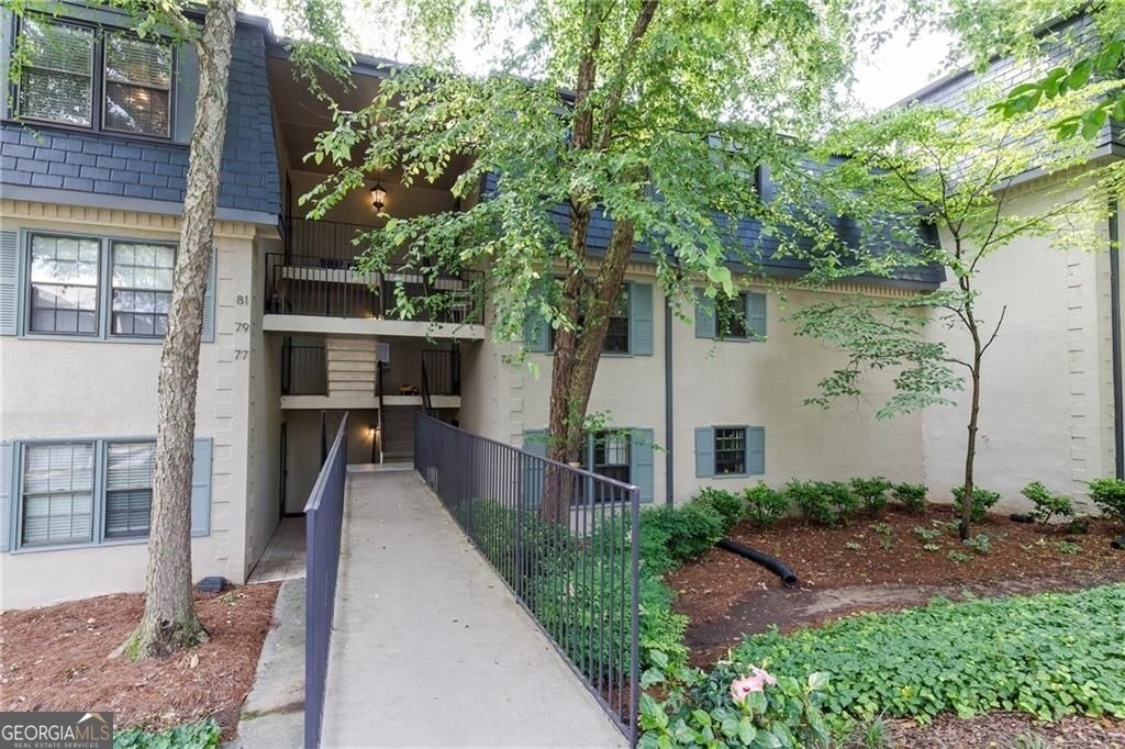 82 Montre Square Nw - Photo 6
