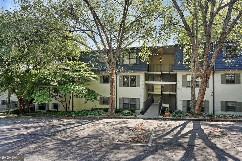82 Montre Square Nw - Photo 1