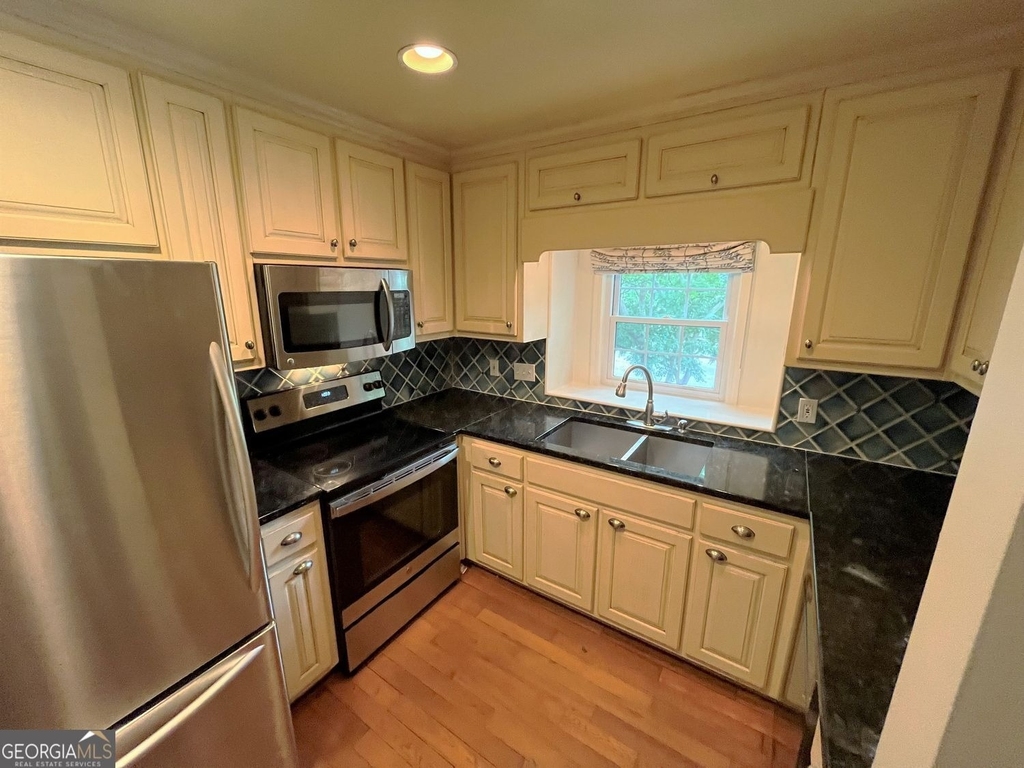 82 Montre Square Nw - Photo 19