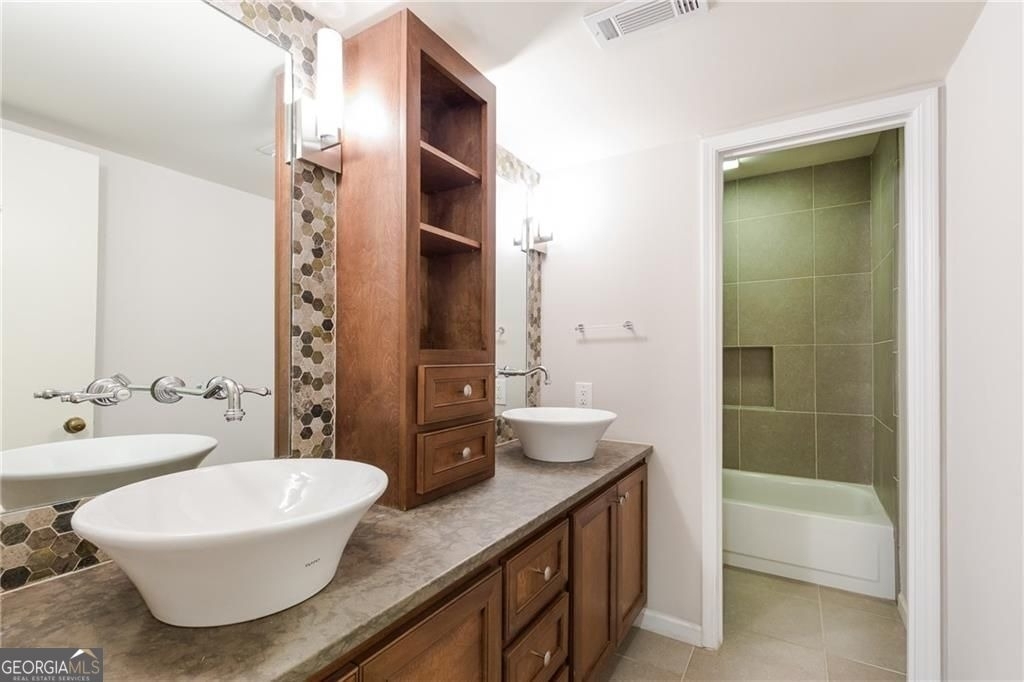 82 Montre Square Nw - Photo 22