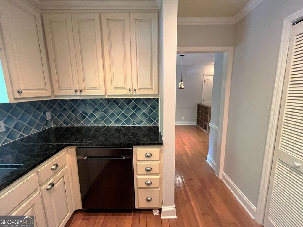 82 Montre Square Nw - Photo 16