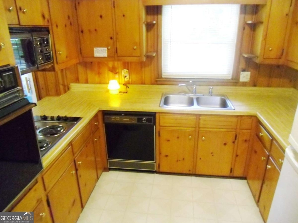 2604 Princess Lane Se - Photo 3