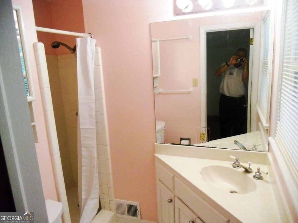 2604 Princess Lane Se - Photo 9