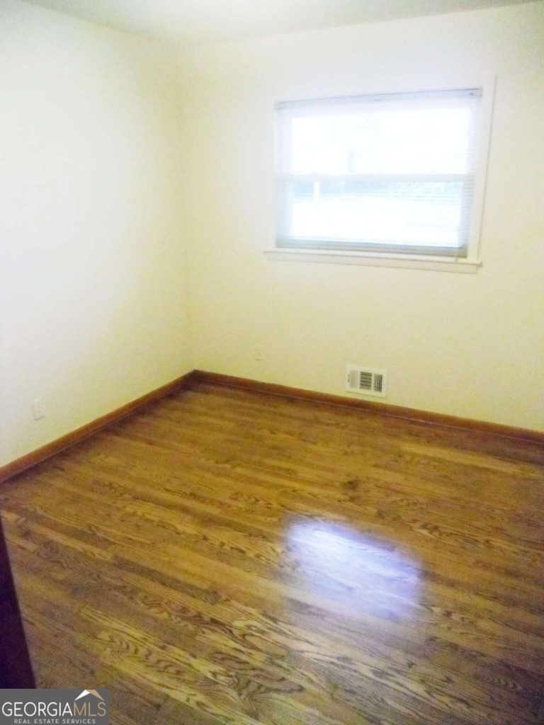 2604 Princess Lane Se - Photo 10