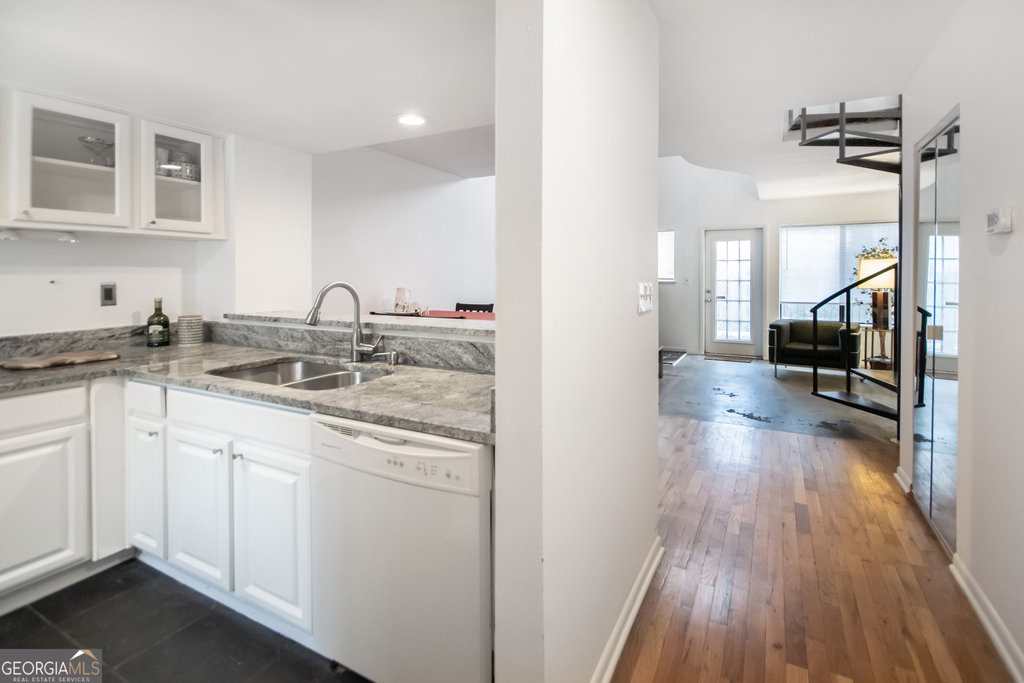 19 Finch Trail Ne - Photo 0