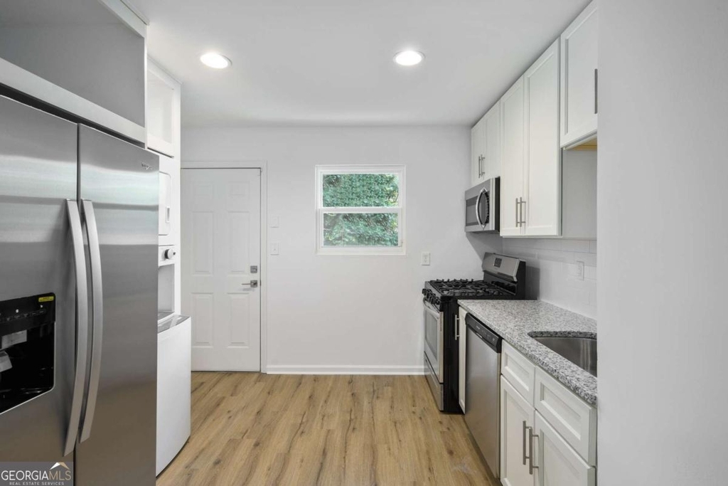 1170 Greenwich Street Sw - Photo 4