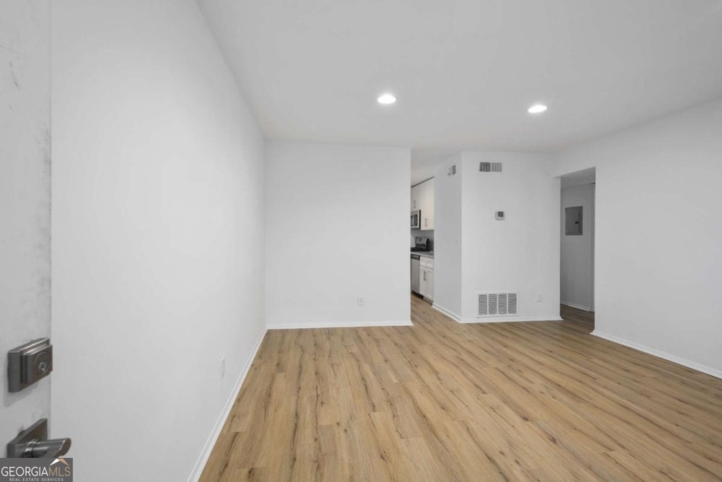 1170 Greenwich Street Sw - Photo 1