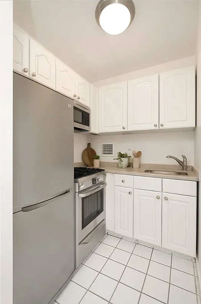 East 36th - Photo 1
