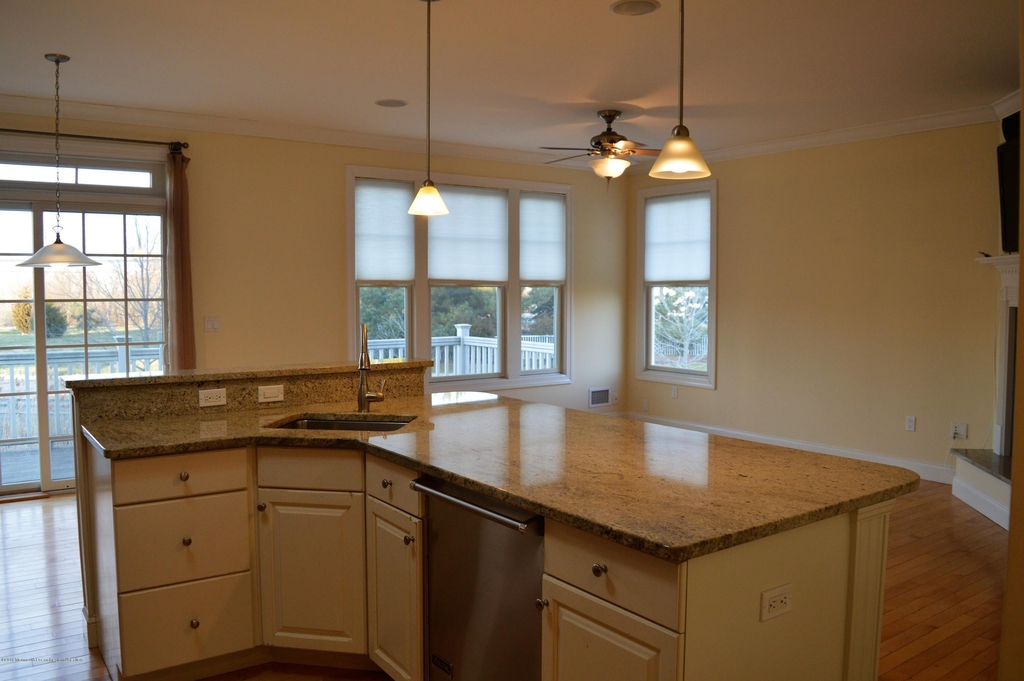 606 Park Avenue - Photo 4