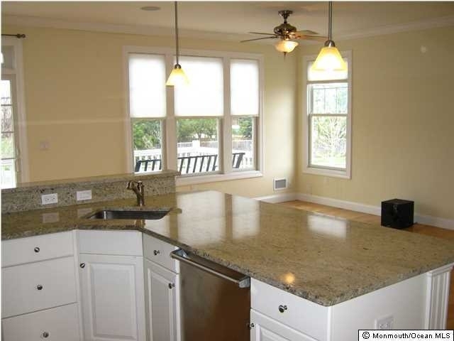 606 Park Avenue - Photo 14