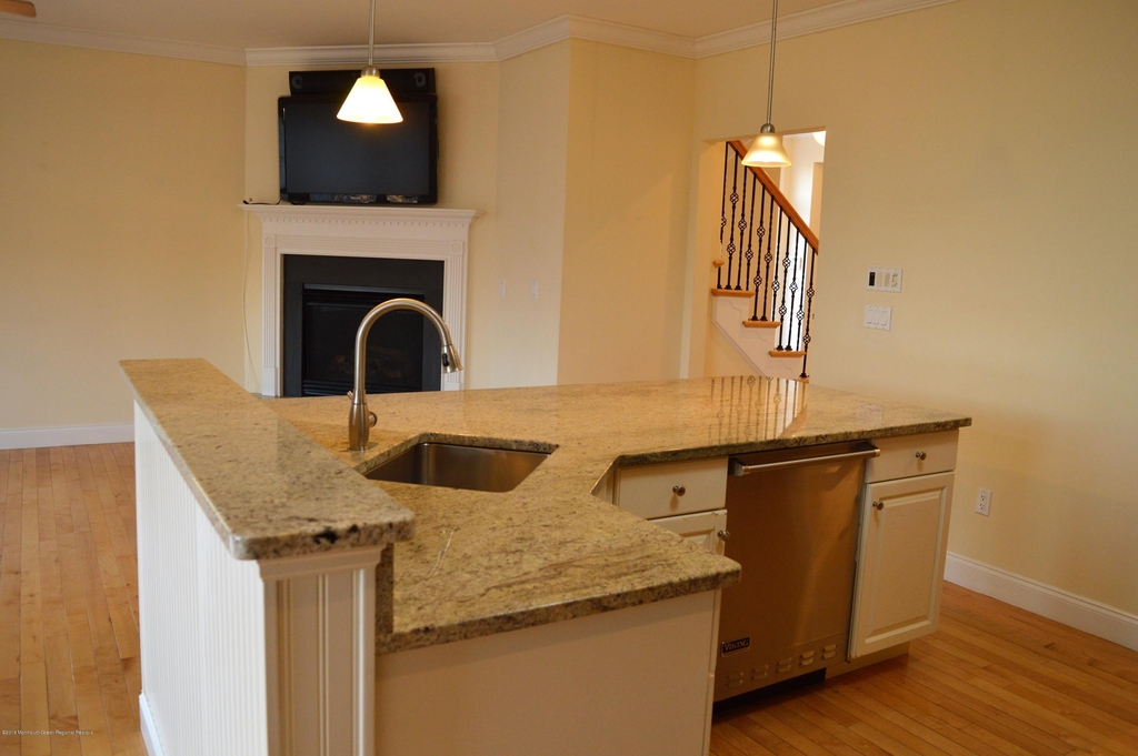 606 Park Avenue - Photo 8
