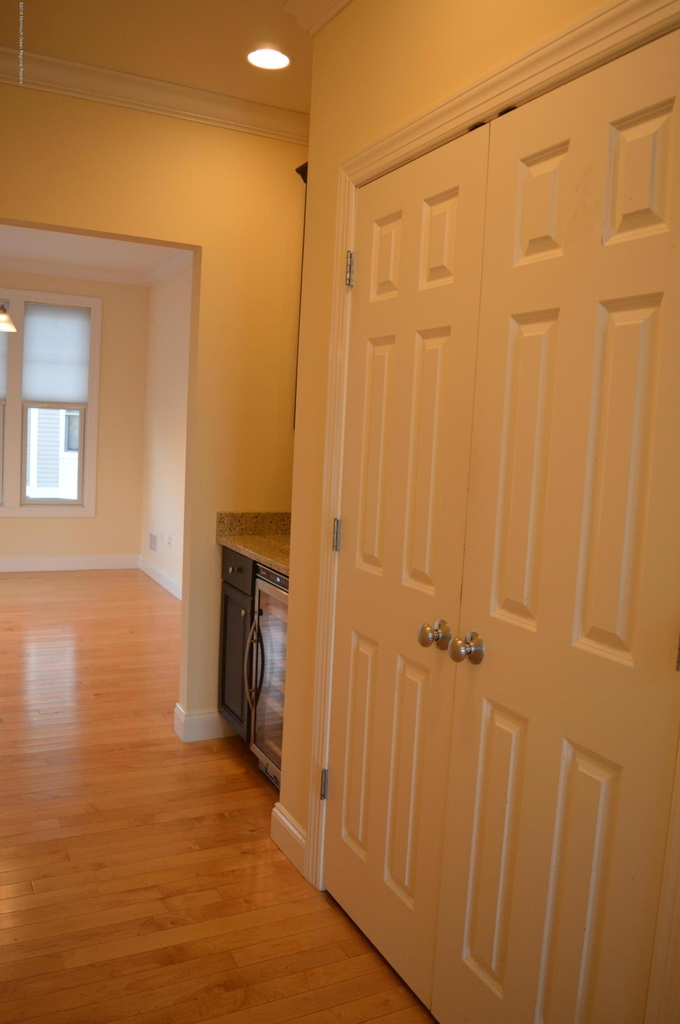 606 Park Avenue - Photo 9
