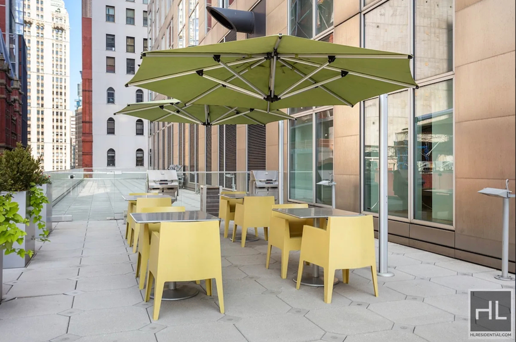 Spruce Street - Photo 11