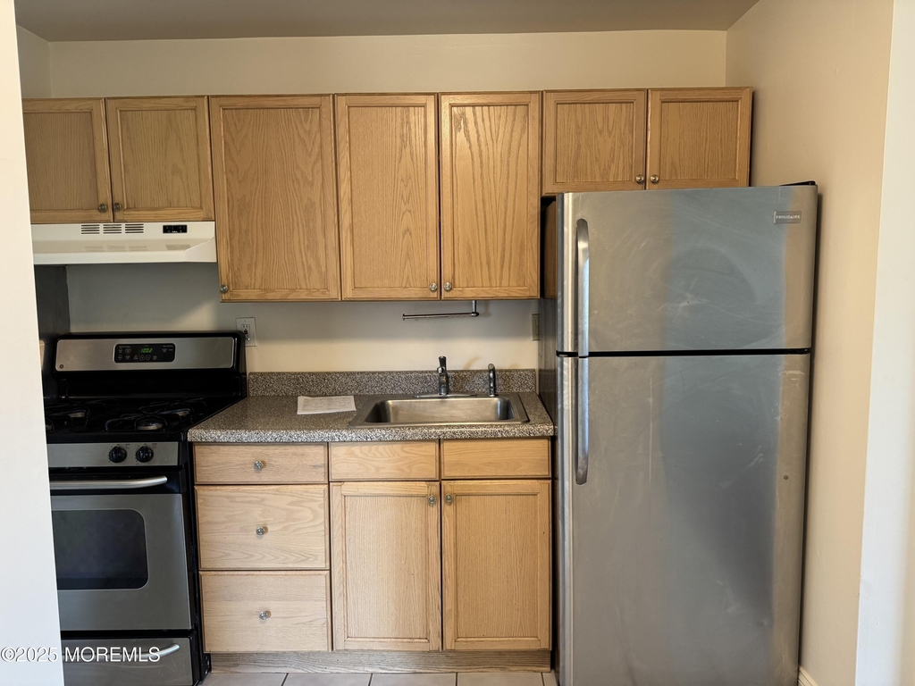 109 Second Avenue - Photo 8