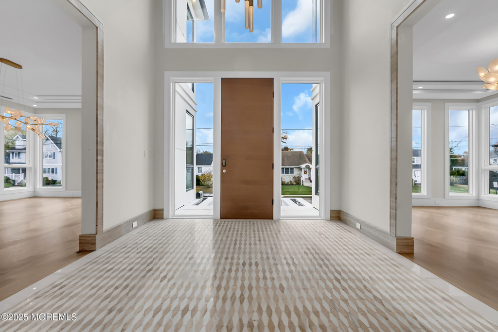 19 Clarence Avenue - Photo 1