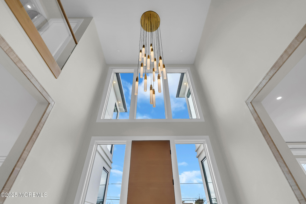 19 Clarence Avenue - Photo 3