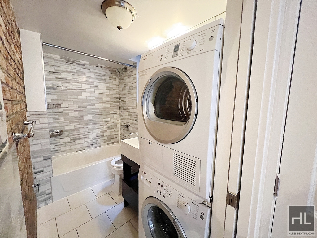 East 32nd Street - Photo 4