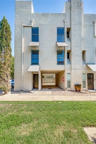 4130 Newton Avenue - Photo 2