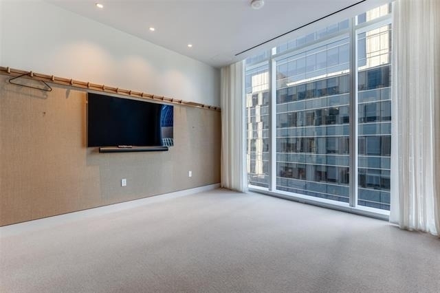 1747 Leonard Street - Photo 19
