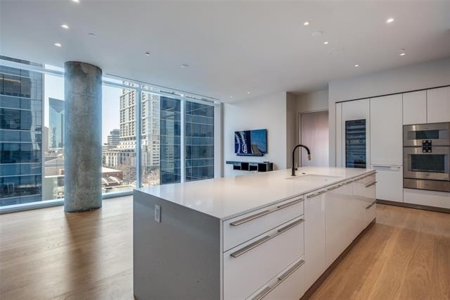 1747 Leonard Street - Photo 8