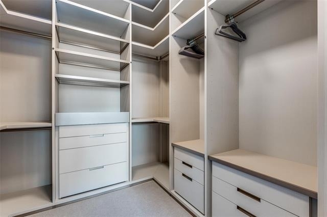 1747 Leonard Street - Photo 4