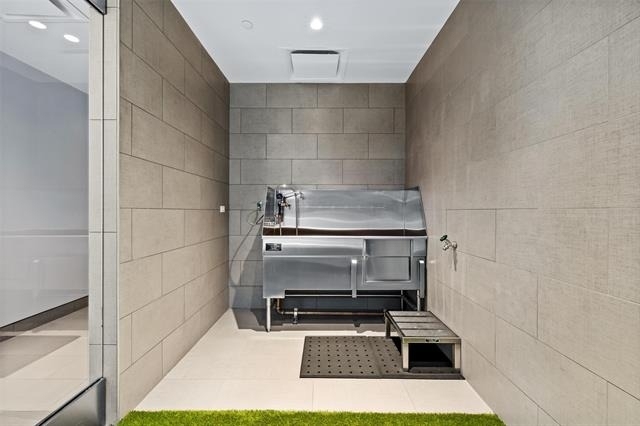 1747 Leonard Street - Photo 31