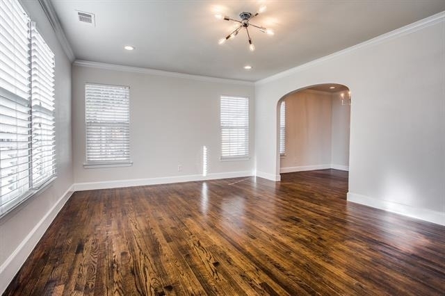 3147 Hedgerow Drive - Photo 2