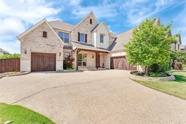 1602 Meg Drive - Photo 2