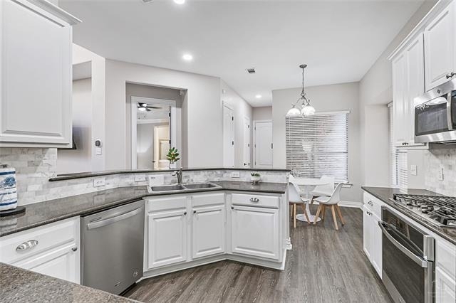 1460 Bristol Lane - Photo 2