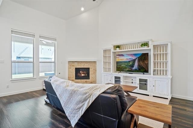 525 Overton Avenue - Photo 3