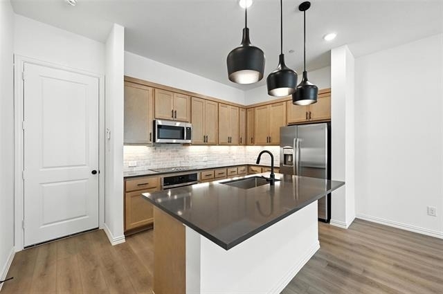 630 Redwood Way - Photo 8