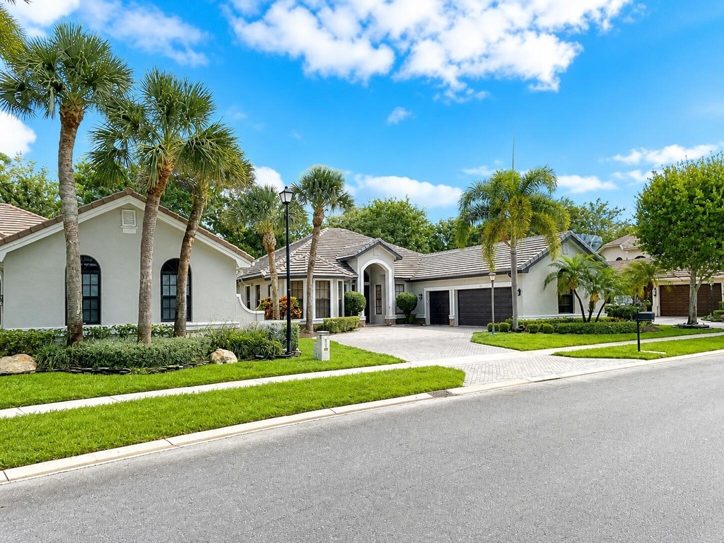 10295 Trianon Place - Photo 18