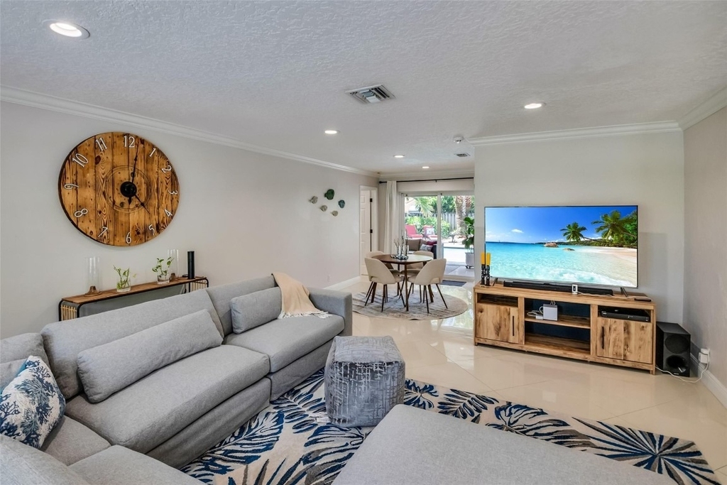 2750 Se 4th Street - Photo 10