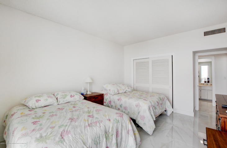 100 Worth Avenue - Photo 14