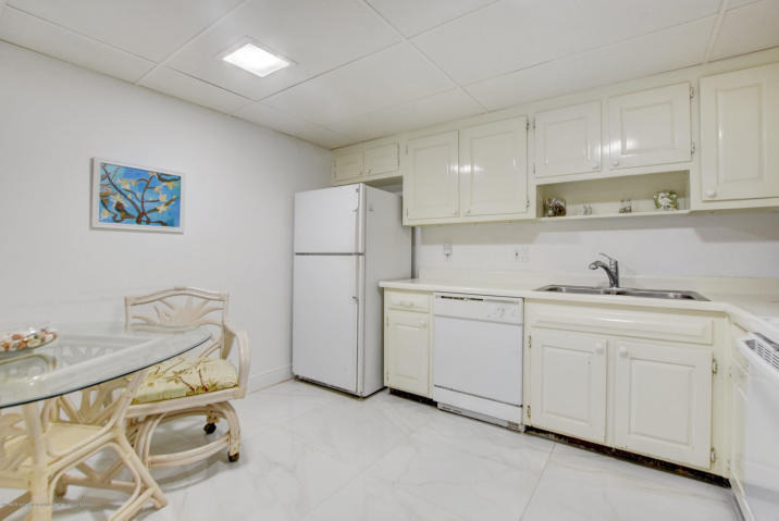 100 Worth Avenue - Photo 23