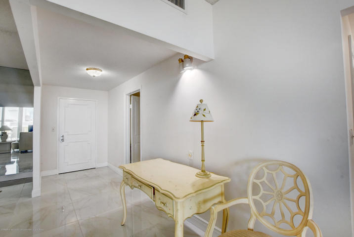 100 Worth Avenue - Photo 8