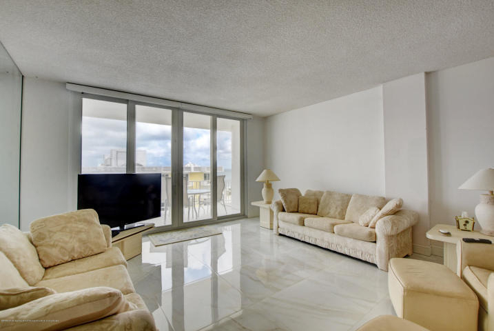 100 Worth Avenue - Photo 9