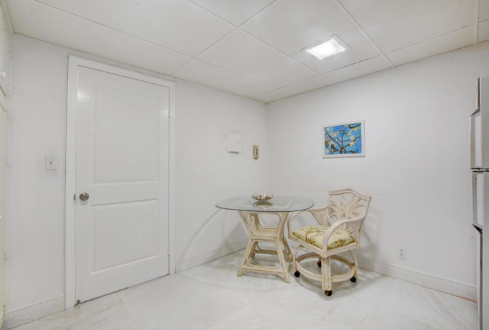 100 Worth Avenue - Photo 24