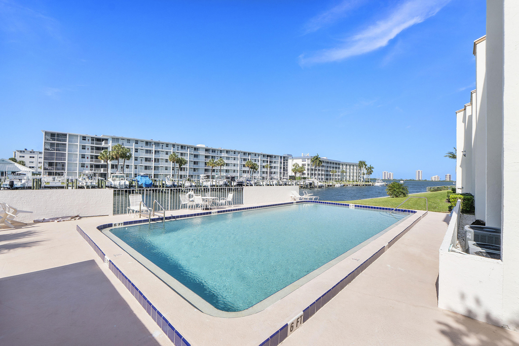 125 Shore Court - Photo 10