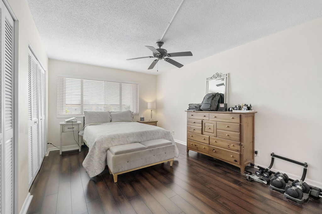 125 Shore Court - Photo 1