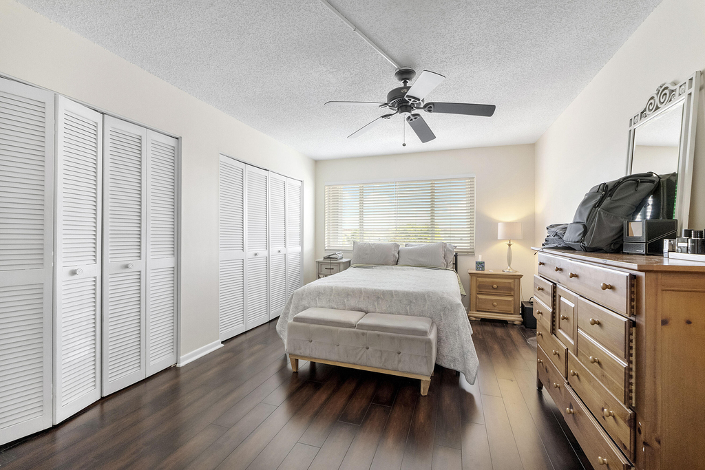 125 Shore Court - Photo 2
