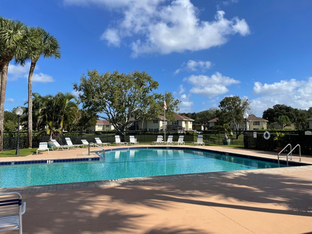 43 Essex Court - Photo 11